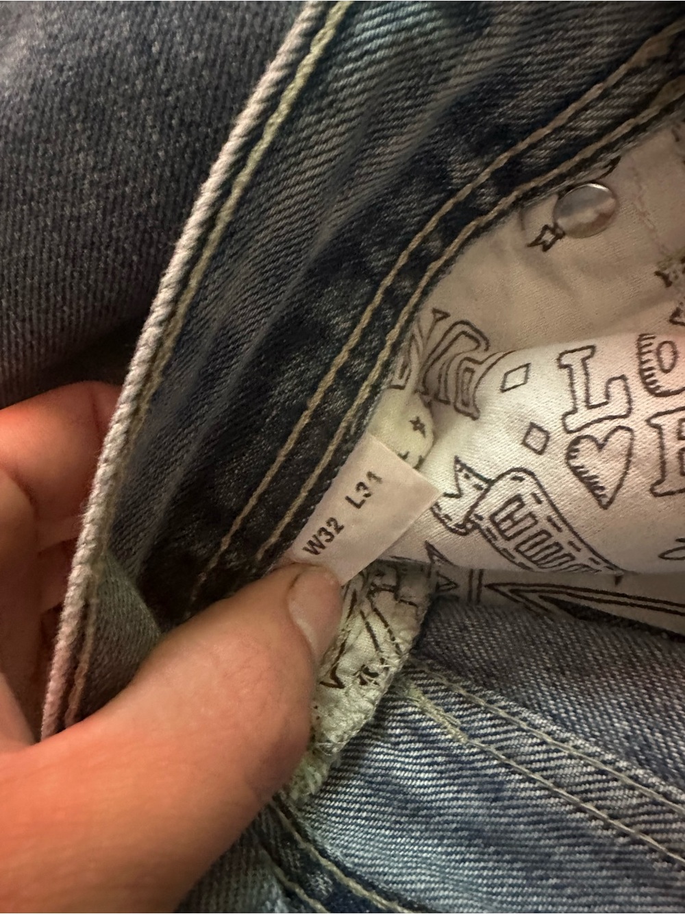 Evisu Men's Straight Jeans in Faded Blue with Green Back Pocket Detail - Picture 5 of 6